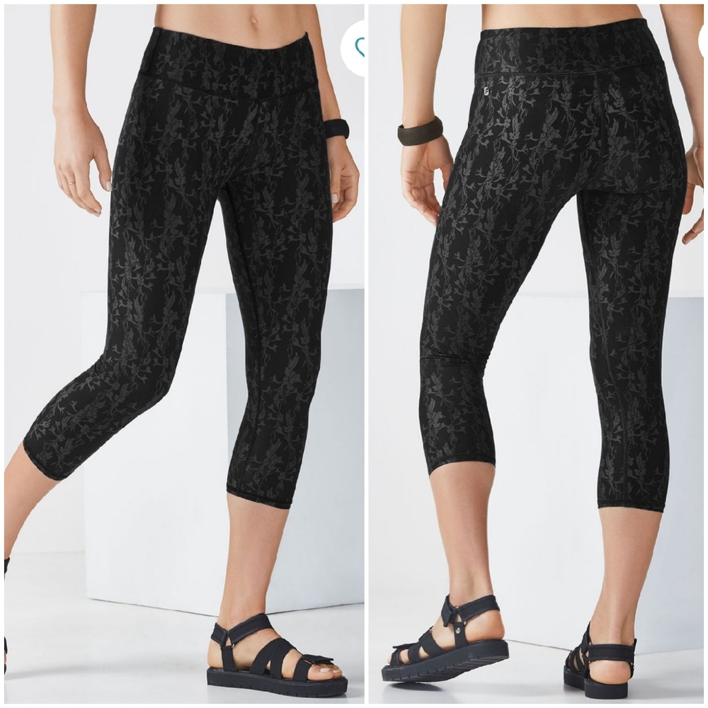 NEW Fabletics Salar Powerhold Capri Leggings XS